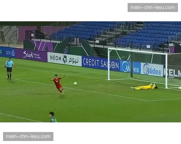 卡利亚里2-1绝杀莱切,制胜球来自门将手抛球发动的快速反击 卡利亚里2-1绝杀莱切,制胜球来自门将手抛球发动的快速反击