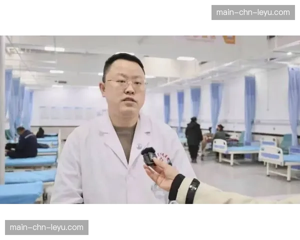 医护团队的决赛：赛场边随时待命的医疗官们